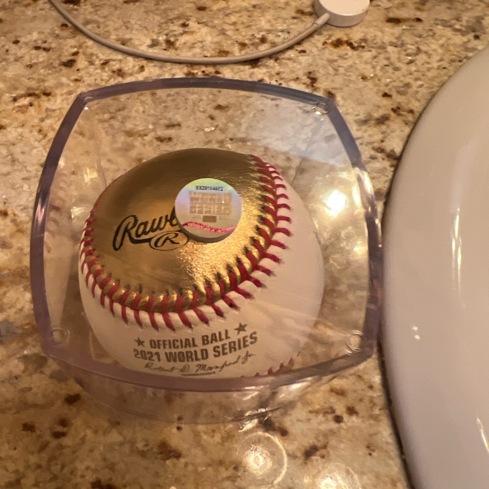 Atlanta Braves 2021 WS Baseball with COA and case